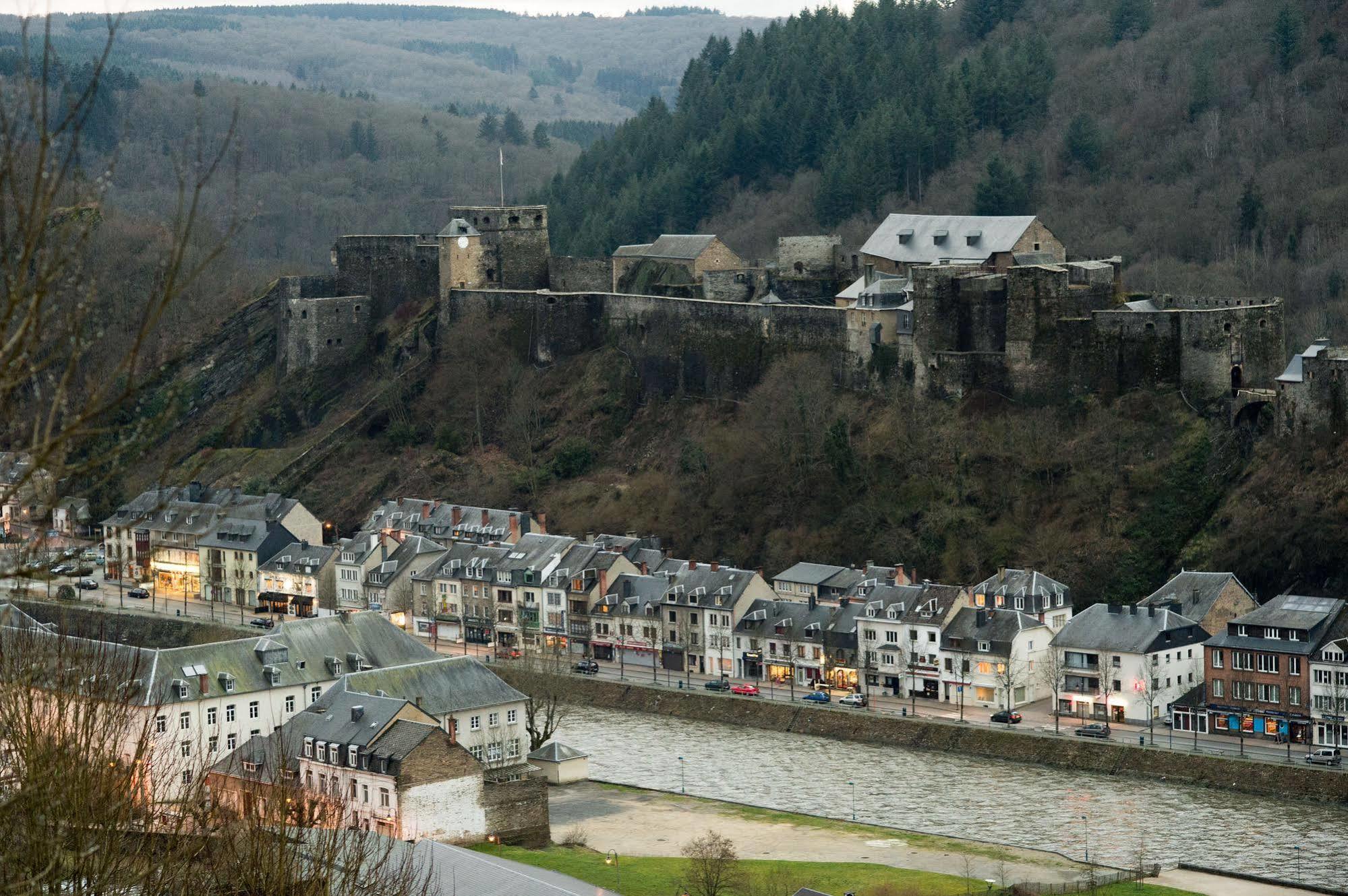 Auberge De Jeunesse De Bouillon Exterior photo